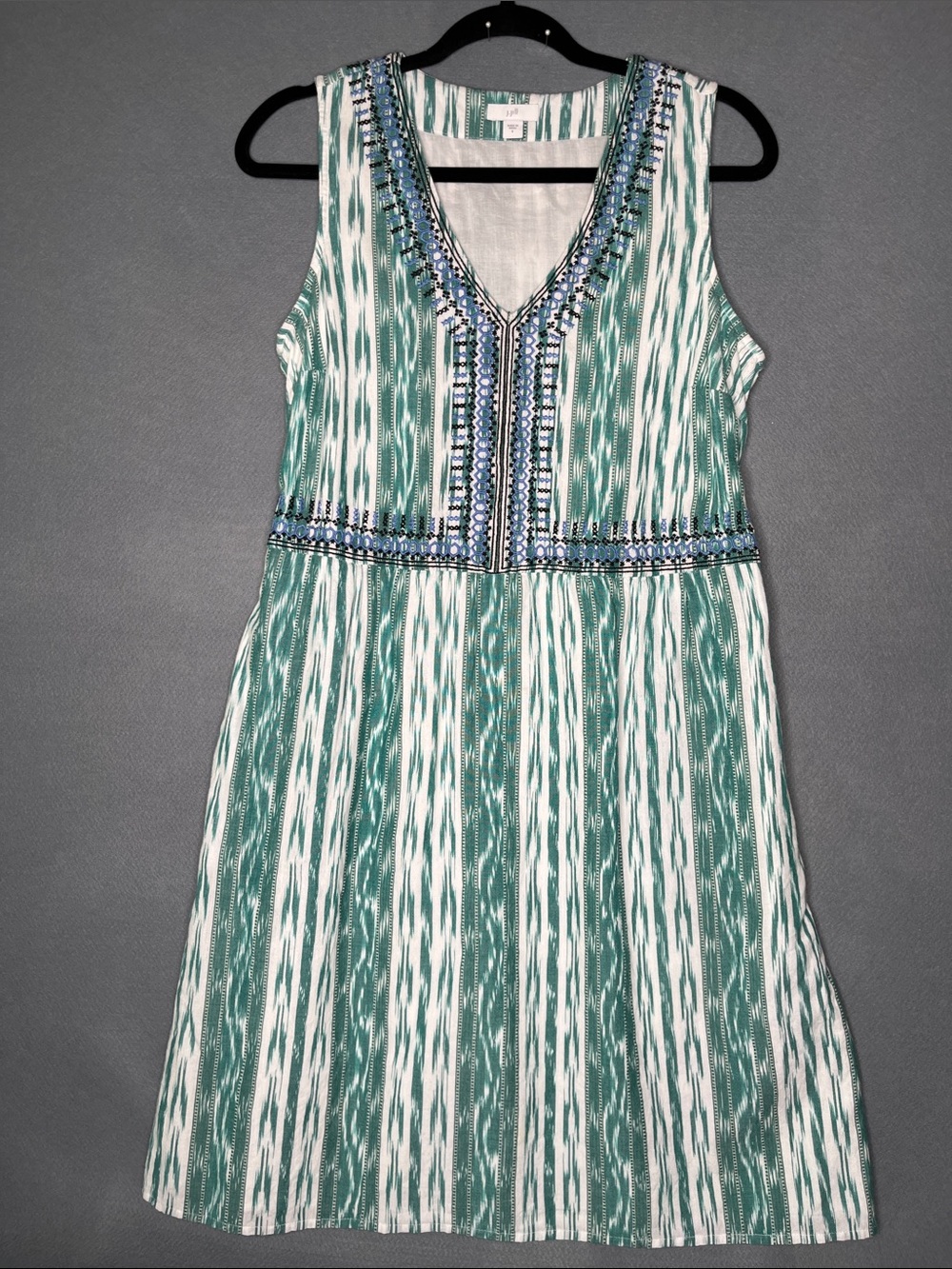 J. Jill Sleeveless Shift Dress, Green and White with V-Neck. Women's Sml